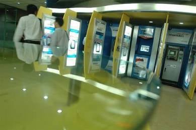  Blokir 2.000 ATM, YLKI Keluhkan Layanan Frontliner Mandiri